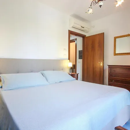 5 Bedroom Beautiful In Holiday home Sessa Cilento